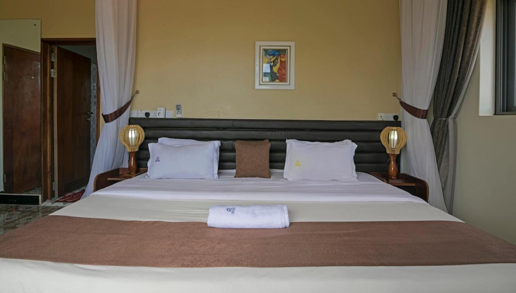 Hoima Buffalo Hotel Exterior foto